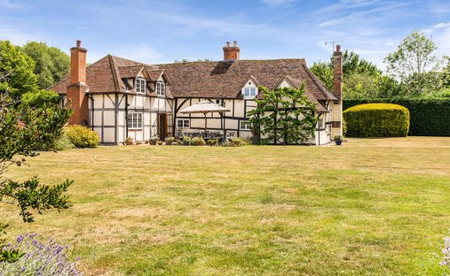 House in Whitmoor, Worplesdon, England 1