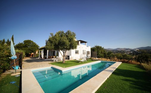 Casa di campagna a Estepona, Andalusia, Spagna 1