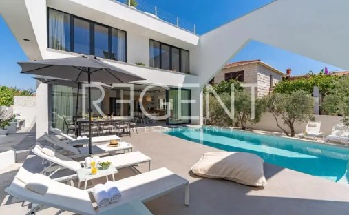 House in Supetar, Split-Dalmatia County, Croatia 1