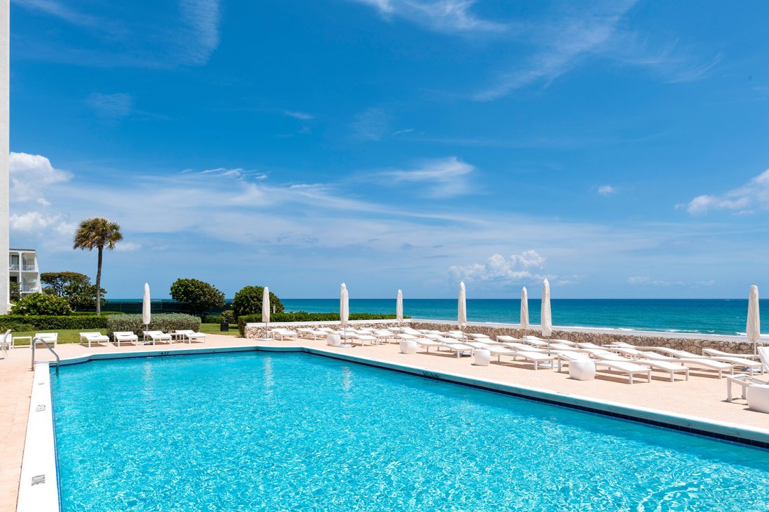 Co Op in Palm Beach, Florida, United States 2 - 15968495