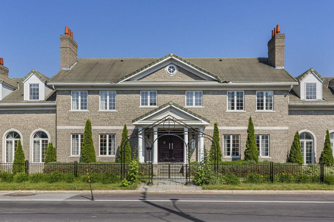 House in Beloeil, Quebec, Canada 2 - 15968850