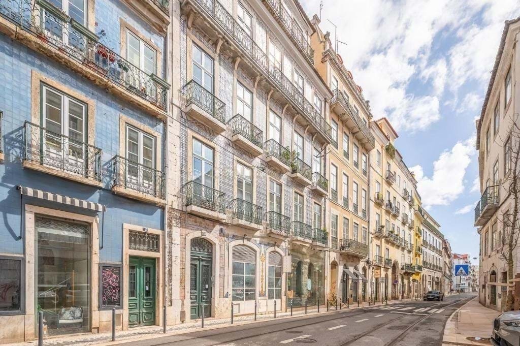 Apartment in Misericordia, Lisbon, Portugal 3 - 15969012