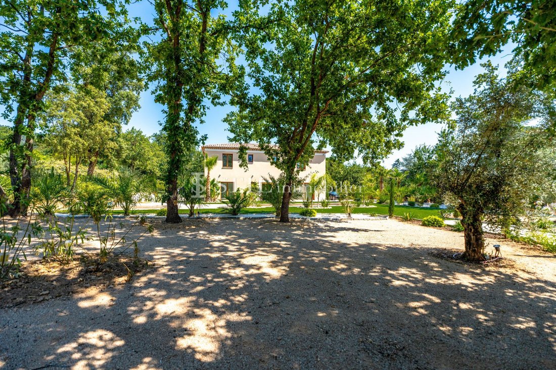 Villa in Le Plan-de-la-Tour, Provence-Alpes-Côte d'Azur, France 2 - 14909356