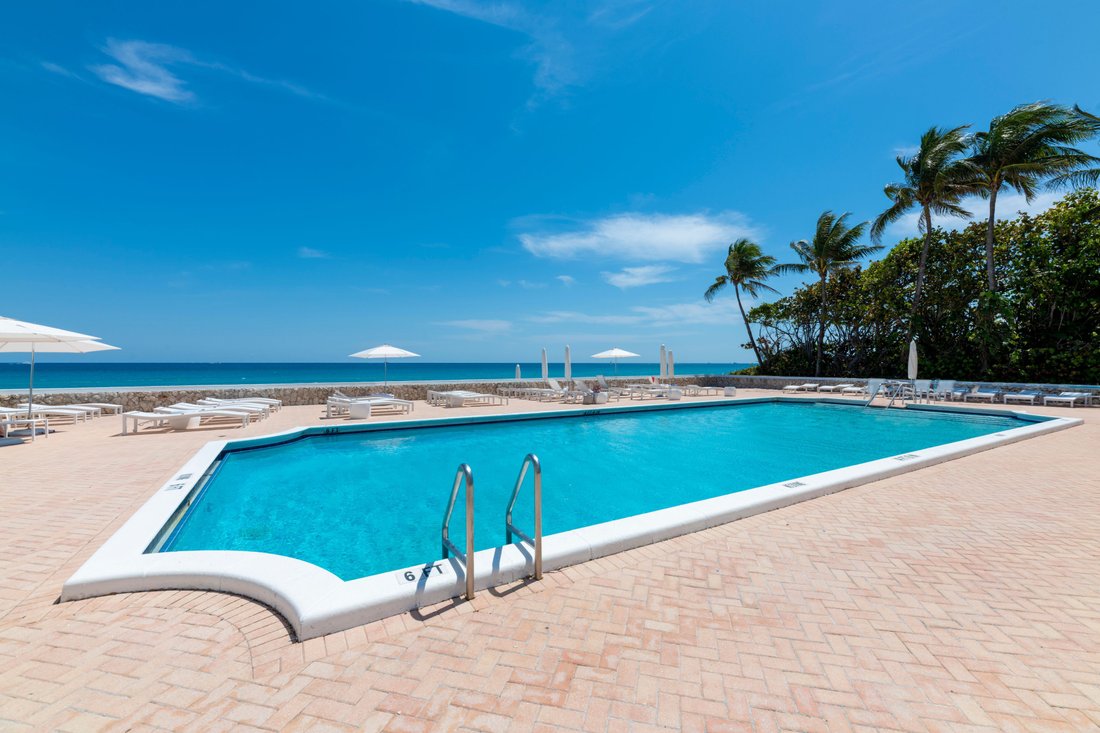 Co Op in Palm Beach, Florida, United States 3 - 15968495