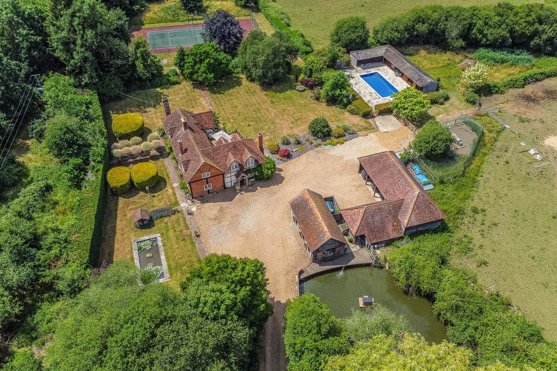 House in Whitmoor, Worplesdon, England 3 - 15967264