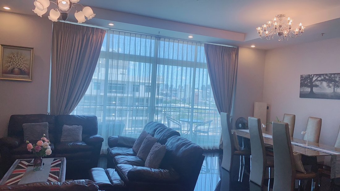 Condo in Huai Khwang, Krung Thep Maha Nakhon, Thailand 1 - 15968432