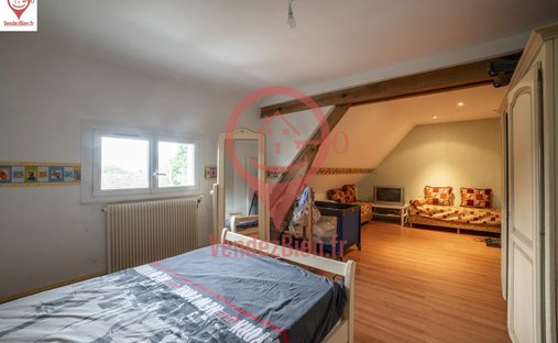 Castle for Sale in Bourges, Centre-Val de Loire, France