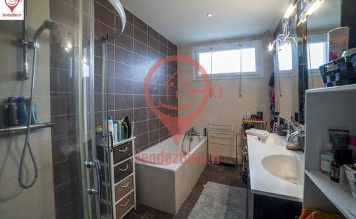 Castle for Sale in Bourges, Centre-Val de Loire, France