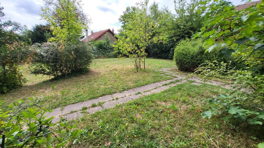 House in Les Clayes-sous-Bois, Ile-de-France, France 2 - 15969801