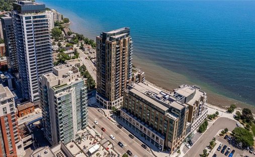 House in Burlington, Ontario, Canada 1