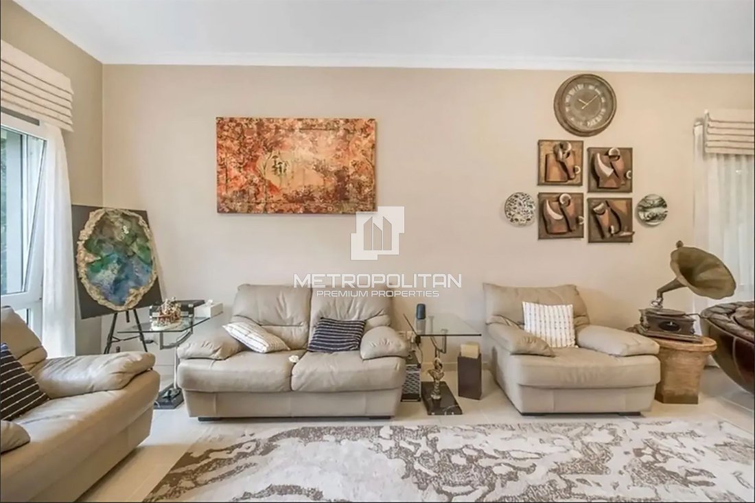 Villa in The Meadows, Dubai, United Arab Emirates 5 - 15731020