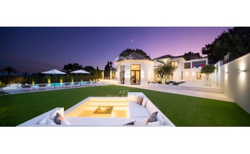 Haus in Nueva Andalucía, Marbella, Spanien 1