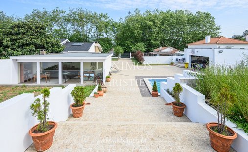 Villa in Sao Felix da Marinha, Porto District, Portugal 1