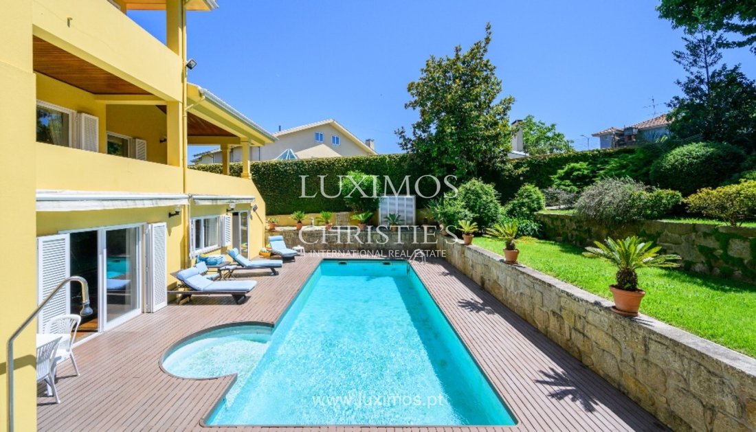 Villa in Vilar de Andorinho, Porto District, Portugal 1 - 15970820