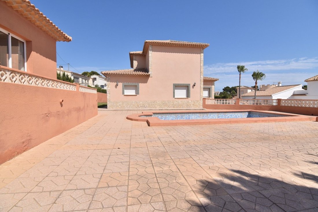 Chalet in Calp / Calpe, Valencian Community, Spain 2 - 15972187