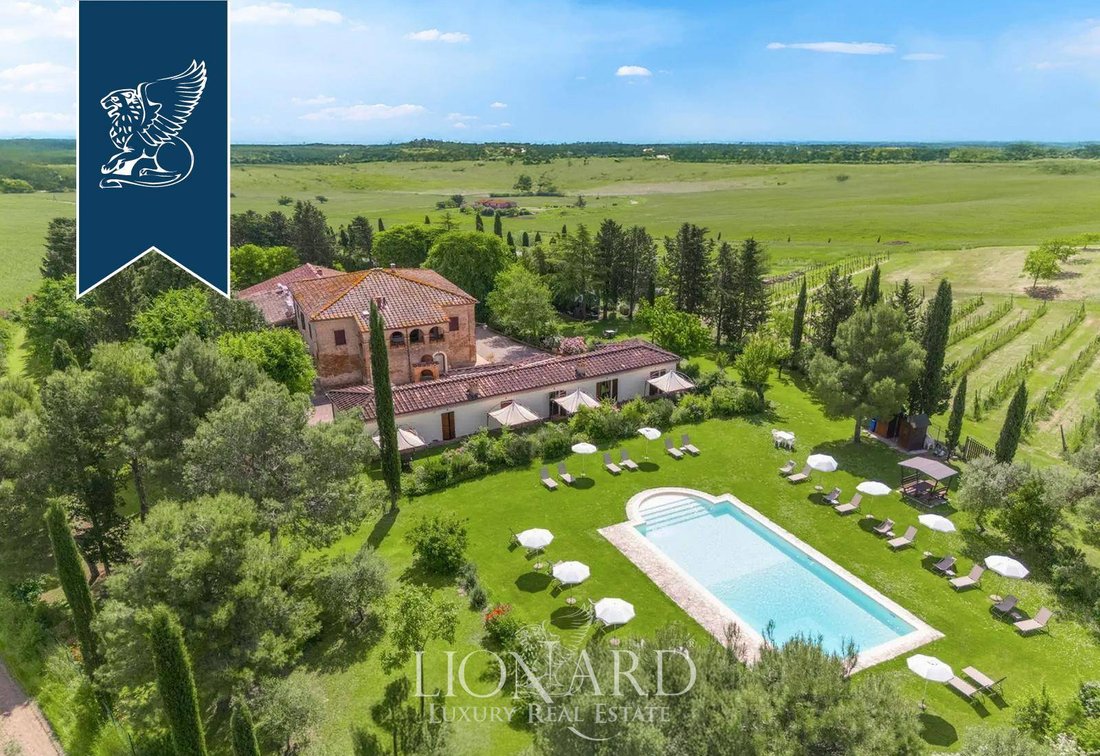 Villa in Asciano, Tuscany, Italy 1 - 15972797