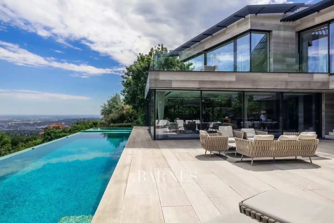 Villa in Budapest, Hungary 4 - 15970804