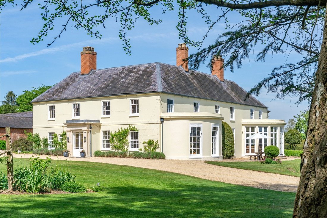 House in Peasemore, England 1 - 15972460