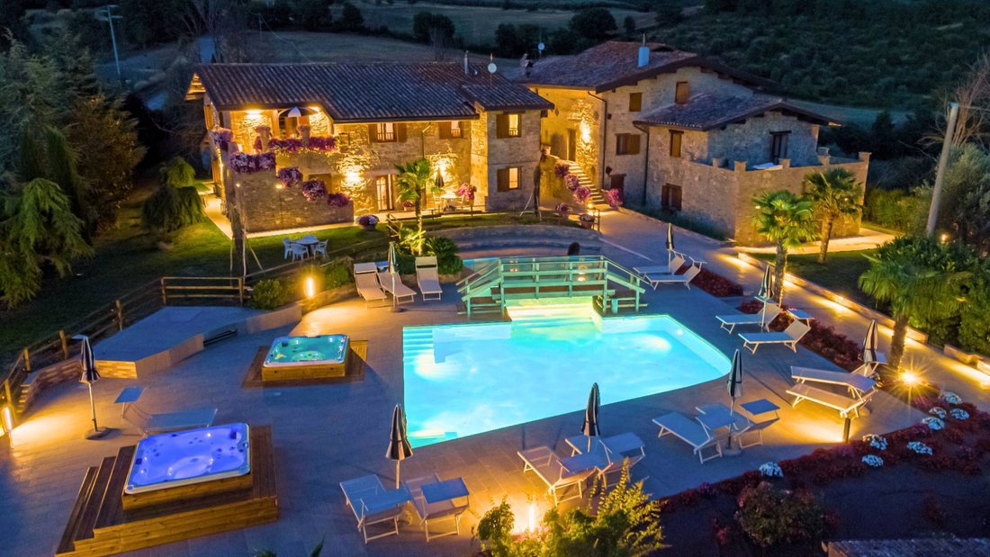 Estate in Gubbio, Umbria, Italy 1 - 15954763