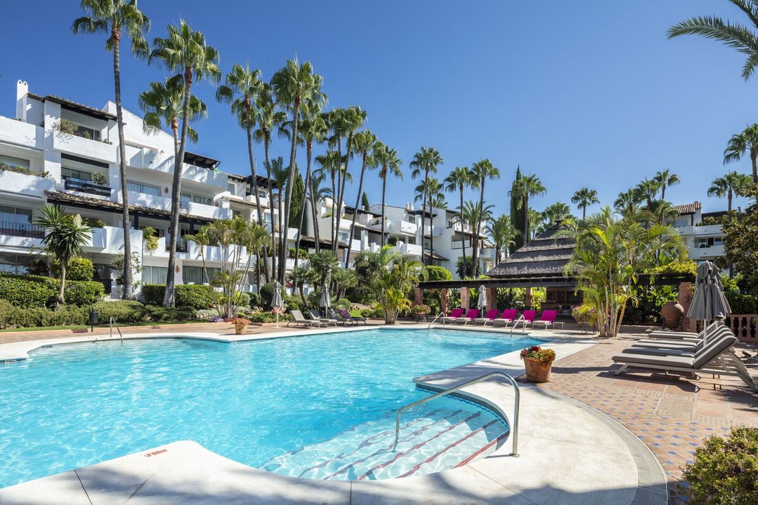 Apartment in Puerto Banus, Marbella, Spain 1 - 15971294