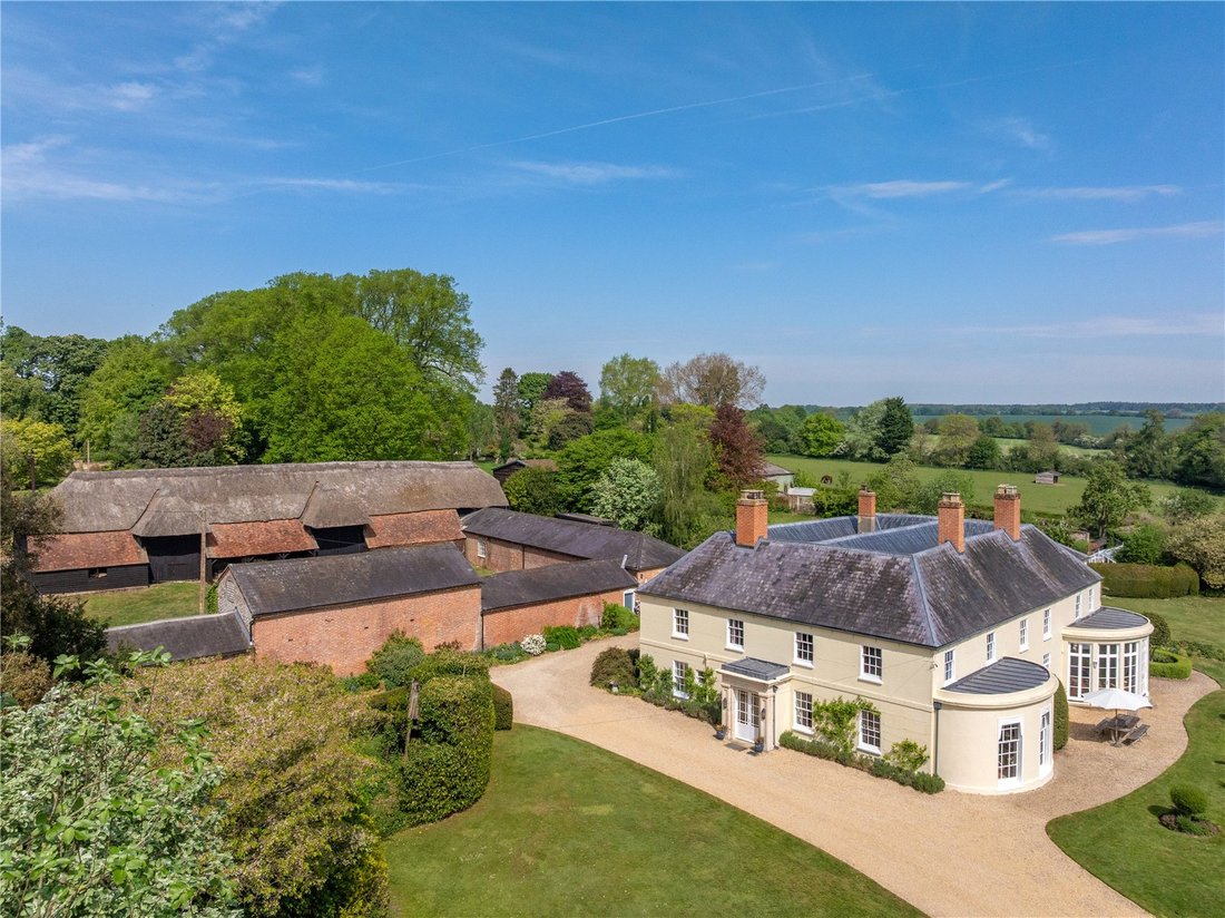 House in Peasemore, England 2 - 15972460