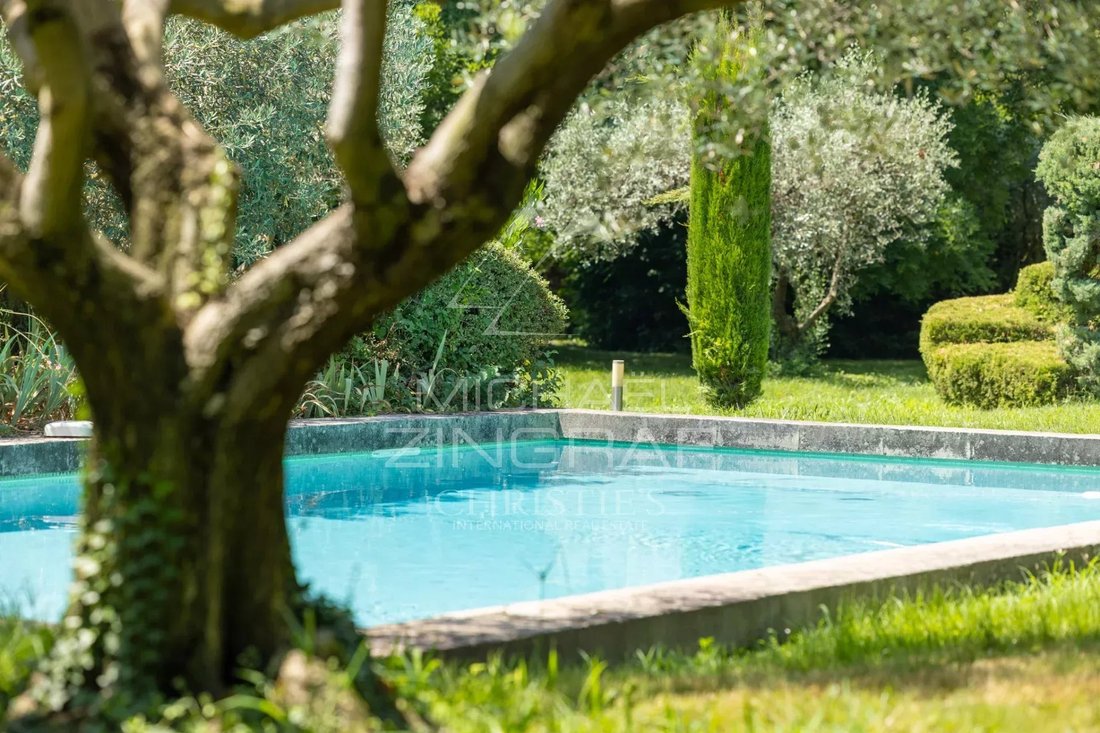 Authentic Provençal Farmhouse In Lourmarin, Provence Alpes Côte D'azur ...