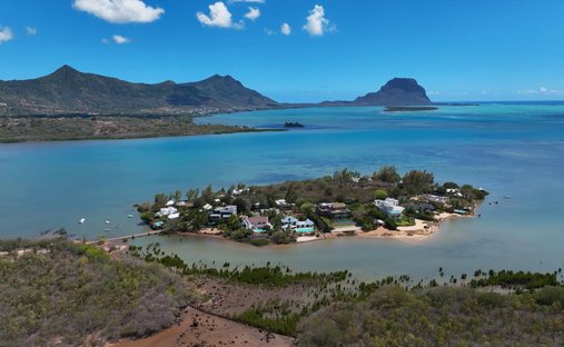 Apartment in Black River, Rivière Noire District, Mauritius 1