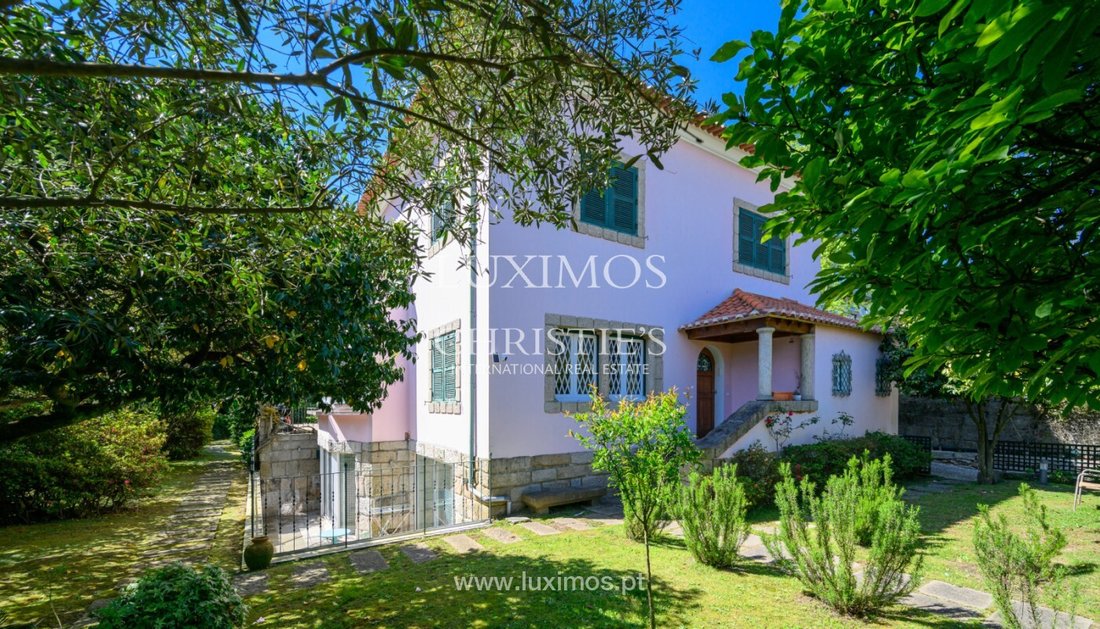 Villa in Lordelo do Ouro e Massarelos, Porto District, Portugal 1 - 15971302