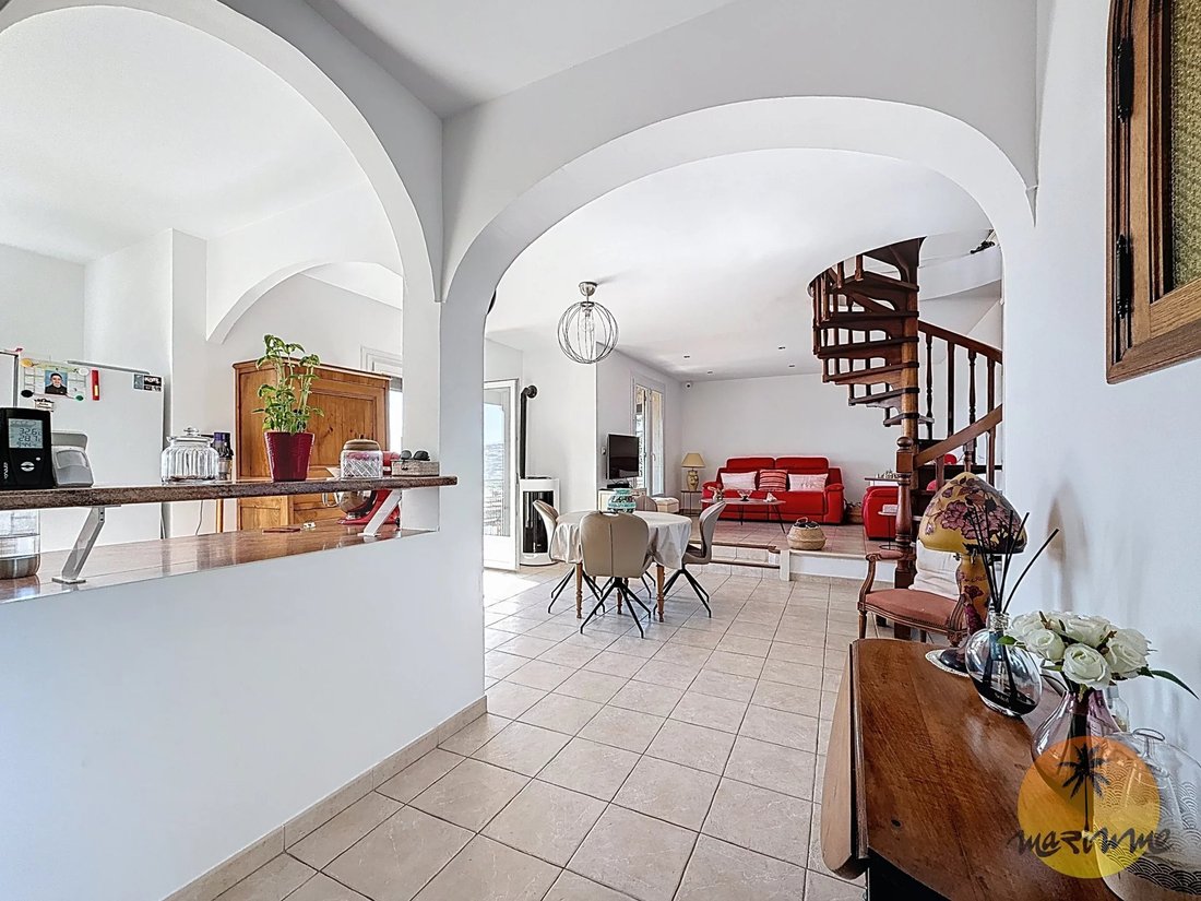 Villa in Saint-Laurent-du-Var, Provence-Alpes-Côte d'Azur, France 2 - 15970779