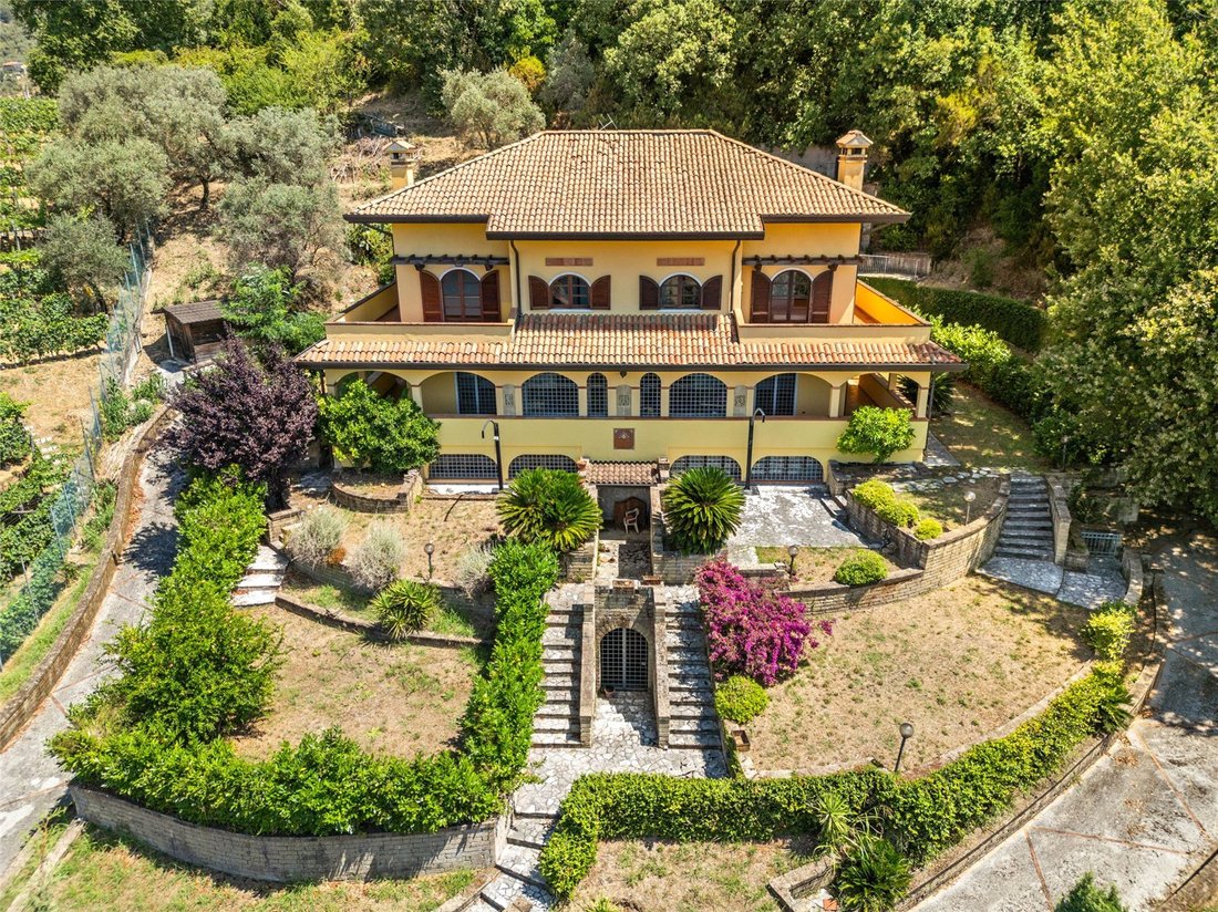 House in Fontia-Fossola-Fossone, Marina di Carrara, Tuscany 2 - 15970980