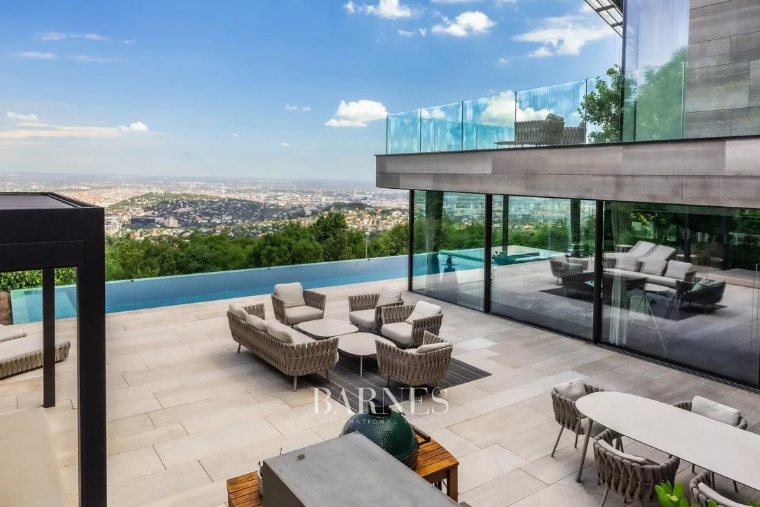 Villa in Budapest, Hungary 5 - 15970804