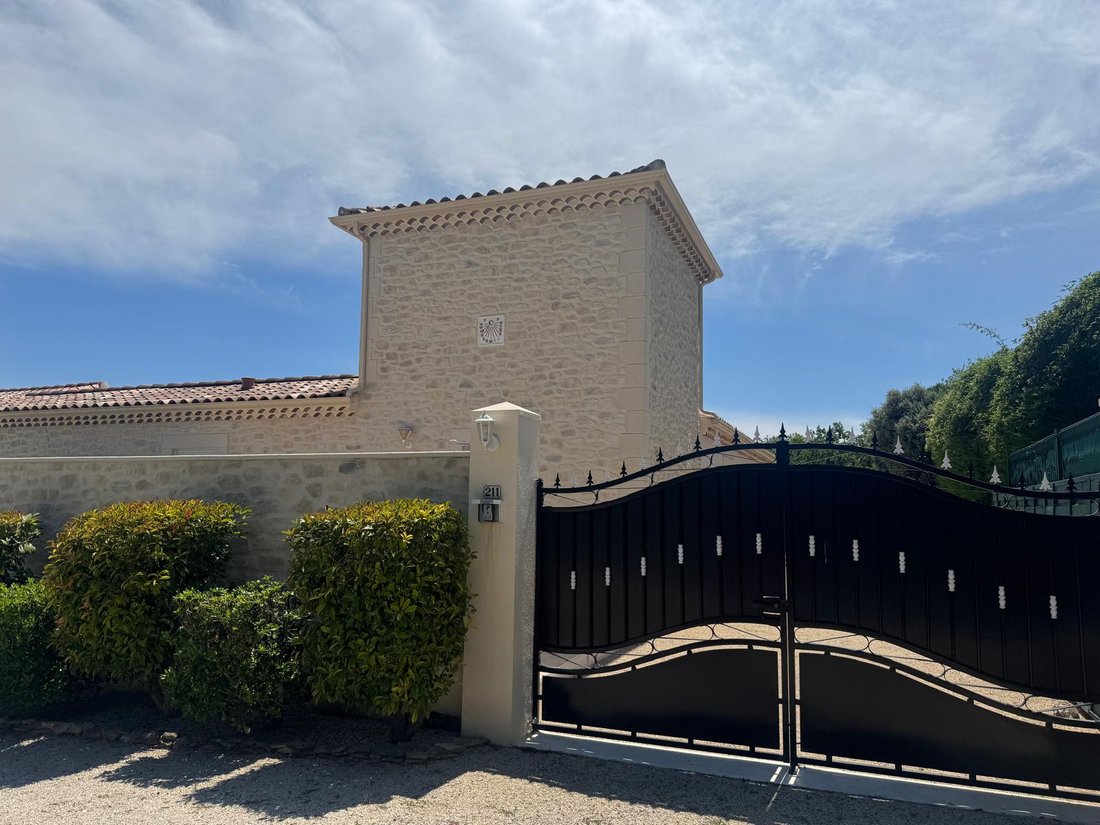 Villa in Sainte-Cécile-les-Vignes, Provence-Alpes-Côte d'Azur, France 3 - 15972040
