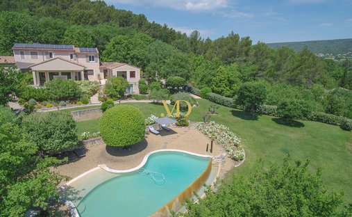 Maison à Saint-Saturnin-lès-Apt, Provence-Alpes-Côte d'Azur, France 1