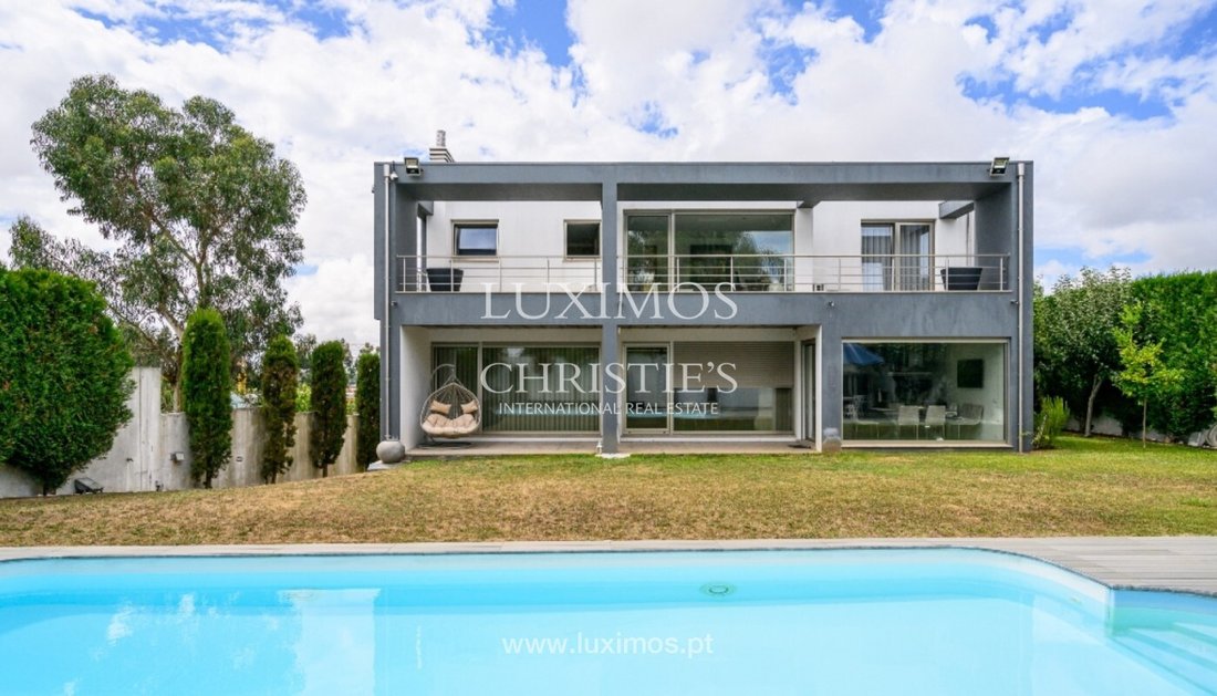 Villa in Milheiros, Porto District, Portugal 2 - 15970950