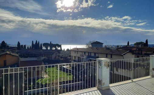 House in Center, Toscolano, Lombardy 1