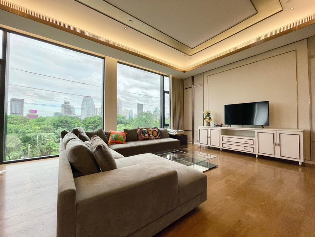 3 Bedroom Condo for sale at Sindhorn Lumpini (Langsuan)