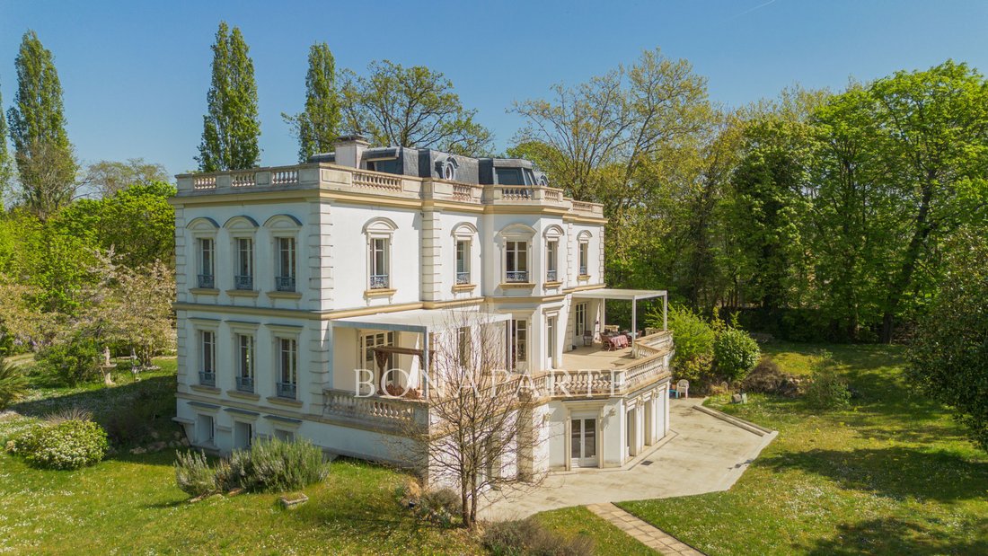Whispers of Belle Époque: A 19th-Century Haven in Le Vésinet’s Enchanted Woods