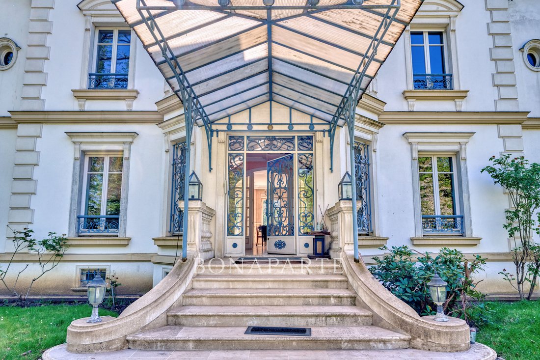 Whispers of Belle Époque: A 19th-Century Haven in Le Vésinet’s Enchanted Woods