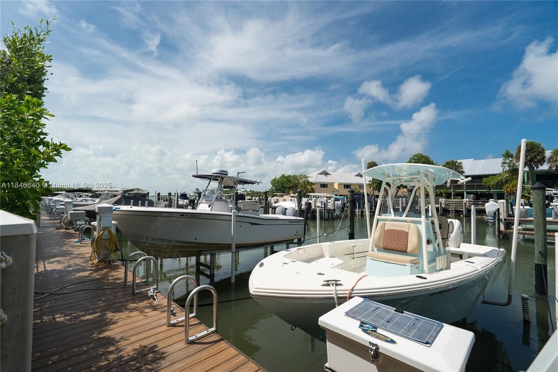 Villa in Key Largo, Florida, United States 1 - 15975102