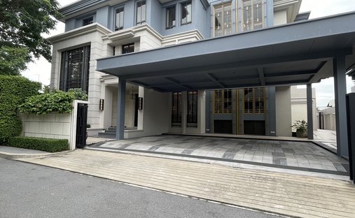 House in Thap Chang, Krung Thep Maha Nakhon, Thailand 1