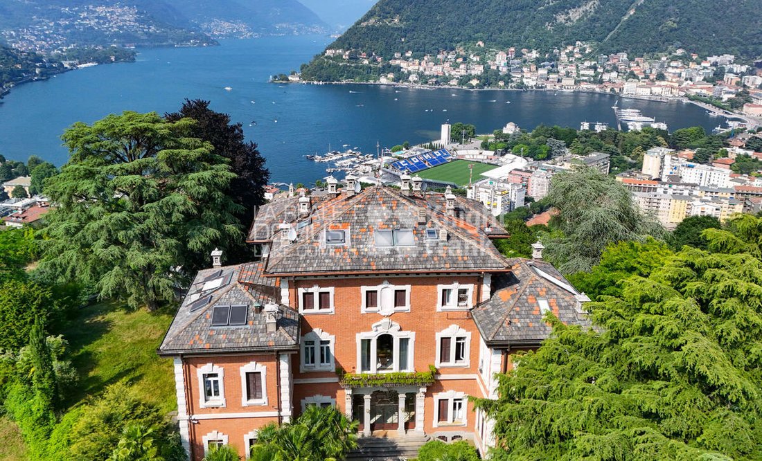 Villa in Western Lake Center, Como, Lombardy 2 - 15974503