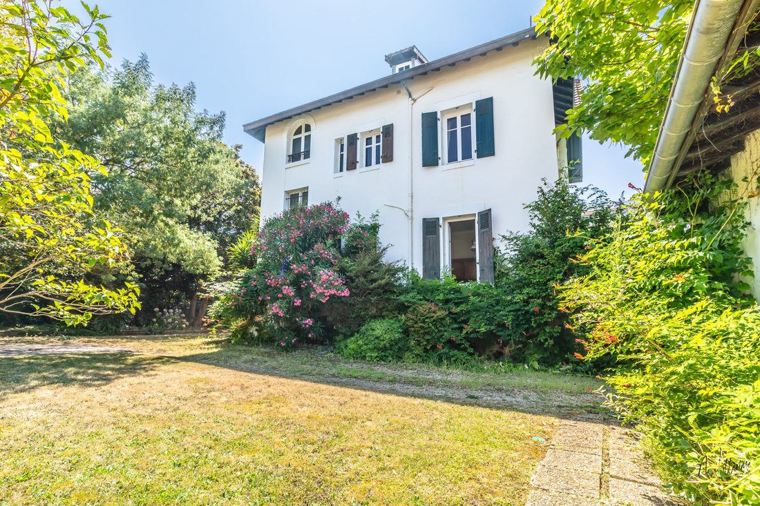 House in Biarritz, Nouvelle-Aquitaine, France 1 - 15975946