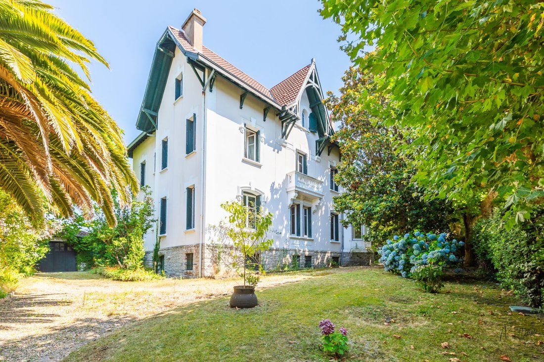 House in Biarritz, Nouvelle-Aquitaine, France 2 - 15975946