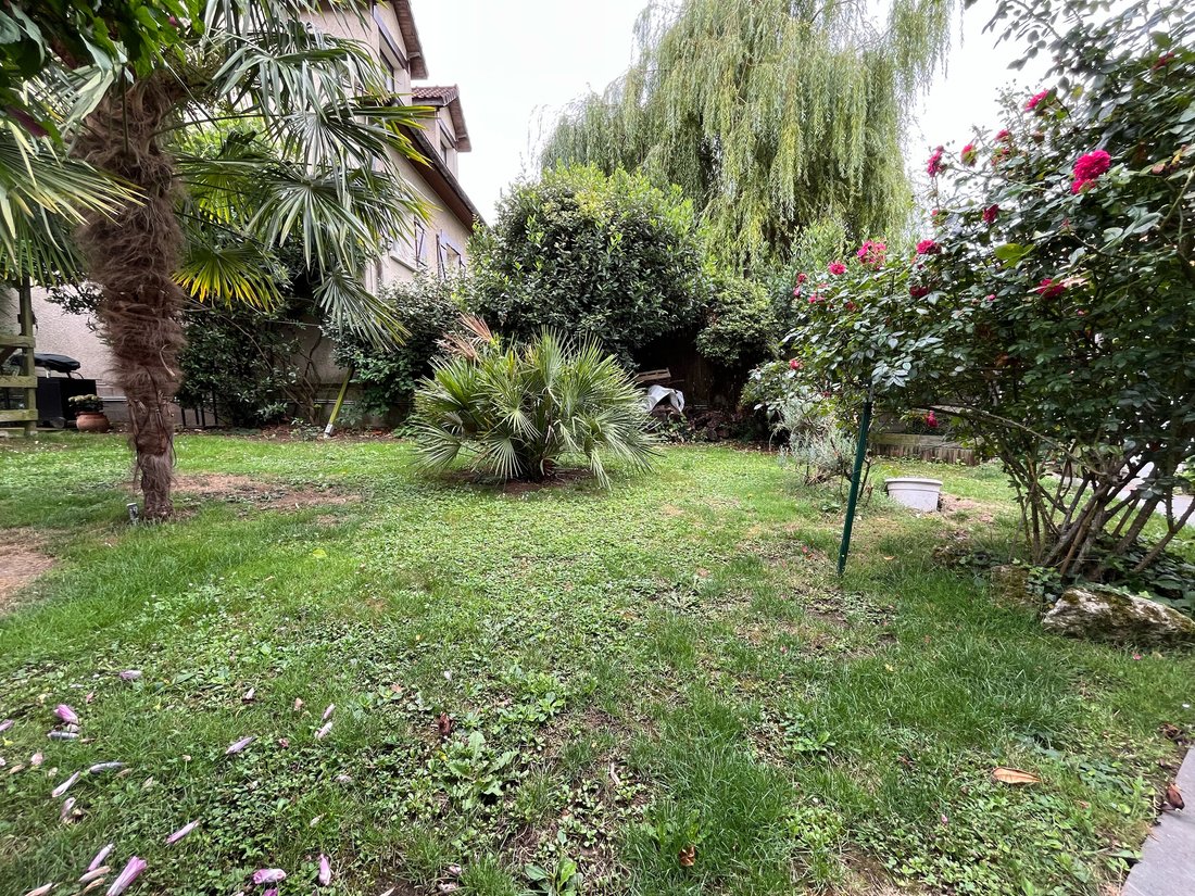 House in Les Clayes-sous-Bois, Ile-de-France, France 4 - 15975821
