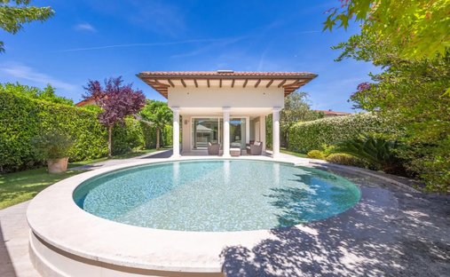 Villa in Forte dei Marmi, Tuscany, Italy 1