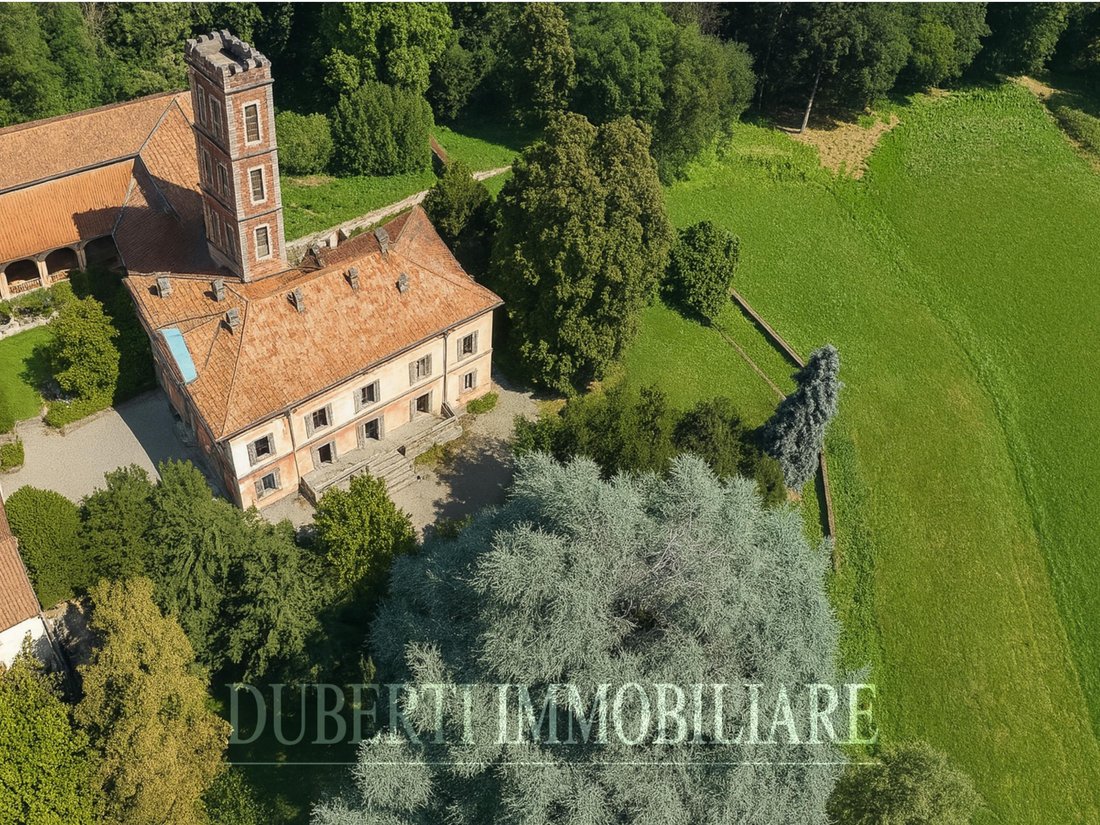 Villa in Cantello, Lombardy, Italy 2 - 15980244