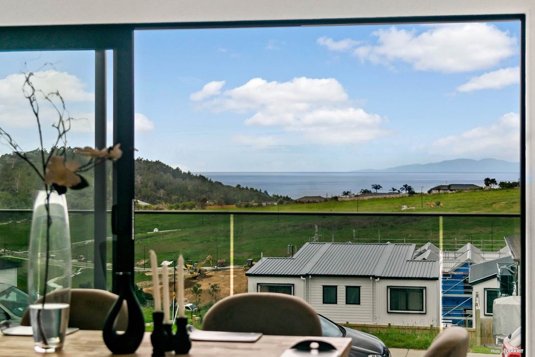Stunning Multi Generational Home In Orewa, Auckland, New Zealand For ...
