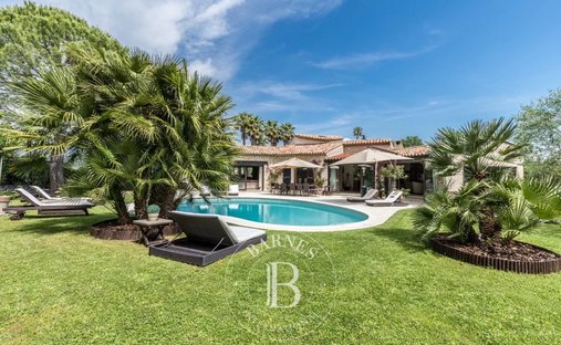 Villa in Saint-Paul-de-Vence, Provence-Alpes-Côte d'Azur, France 1