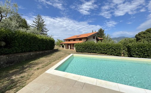 House in Vaiano, Tuscany, Italy 1