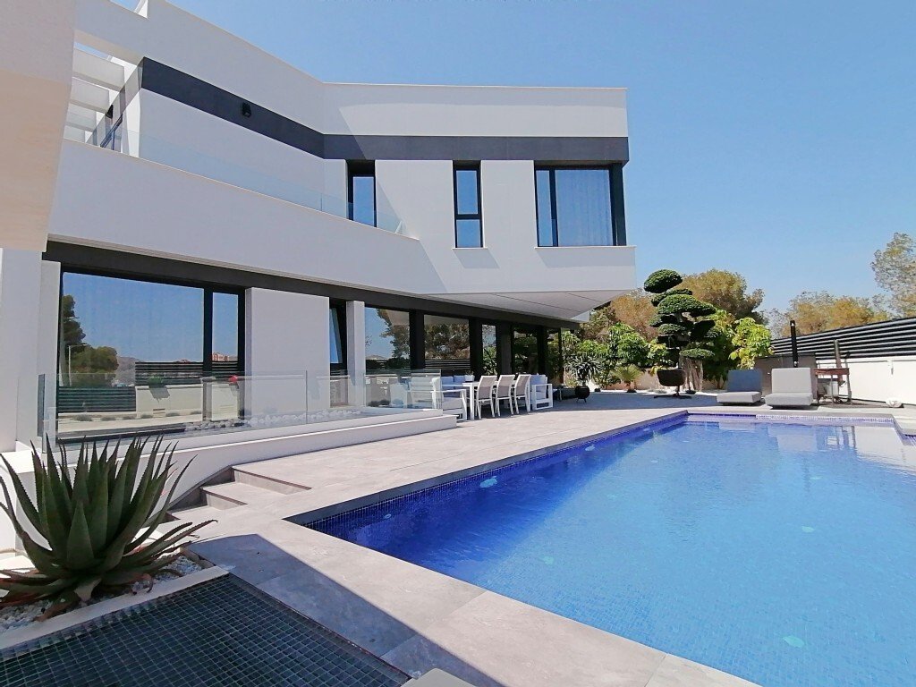 Villa in Benidorm, Valencian Community, Spain 1 - 15978122